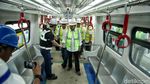 Wuss, Menhub Jajal LRT Jakarta Sebelum Diresmikan
