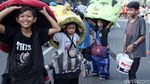 Aksi Badut Cilik Hibur Pengunjung CFD
