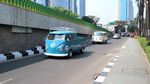 Iringan Mobil Klasik dan Moge dalam Parade Bola Raksasa
