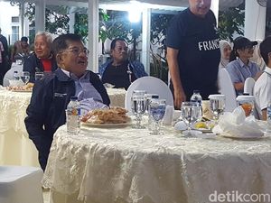 Wapres JK Tersenyum Kala Prancis Ubah Skor 2-1 Atas Kroasia