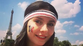 Juliette siap mendukung tim Prancis. Foto: instagram.com/thisisjuliette. 
