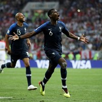 Menjadi salah satu pemain termahal di dunia memungkinkan Paul Pogba untuk memiliki semua yang diinginkan, tanpa terkecuali pakaian dan aksesori bermerek. Tak tanggung-tanggung, harganya bahkan bisa mencapai puluhan juta rupiah. (Foto: Reuters)