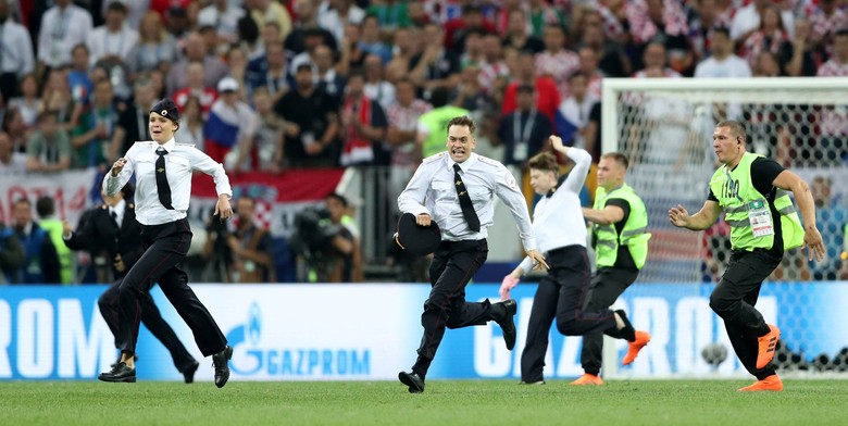 Siapa Sebenarnya Pussy Riot yang Ganggu Final Piala Dunia? Siapa Sebenarnya Pussy Riot yang Ganggu Final Piala Dunia?