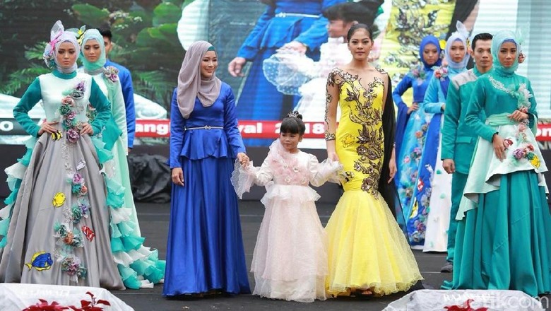 Saatnya Desainer Lokal Unjuk Gigi di Banyuwangi Fashion Festival Saatnya Desainer Lokal Unjuk Gigi di Banyuwangi Fashion Festival