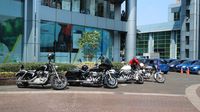 Moge Harley ramaikan konvoi parade bola raksasa