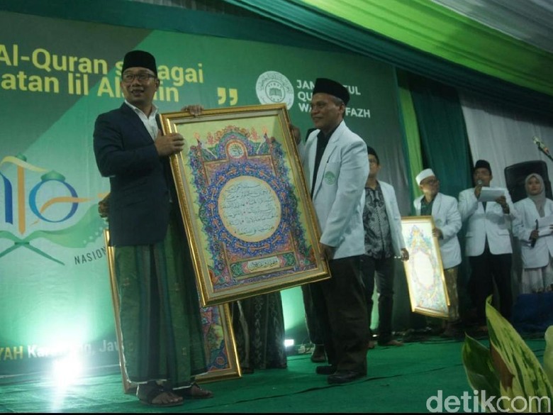 Ridwan Kamil akan Buat Program Satu Desa Satu Hafiz Alquran Ridwan Kamil akan Buat Program Satu Desa Satu Hafiz Alquran