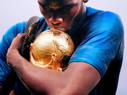 Gaya Para Bintang Prancis Pamer Piala Dunia di Instagram