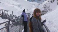 Selain Italia, aktris berambut pirang ini juga pernah liburan di Prancis. Ini potret saat ia wisata ke Chamonix (cassandraslee/Instagram)