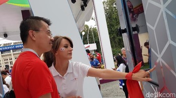 Di paviliun Vivo ini juga ada booth selfie yang bisa langsung dicetak hasilnya. Foto: Achmad Rouzni Noor/detikinet