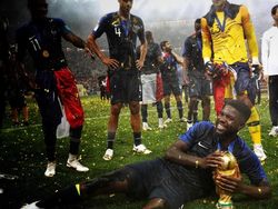 Gaya Para Bintang Prancis Pamer Piala Dunia di Instagram