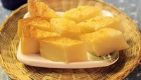 Orang Vietnam bangga dengan kue manis yang disebutnya banh khoai mi nuong. Teksturnya lengket dan manis. Kelapa dan kacang jadi campuran utama kue ini.  Foto: Istimewa