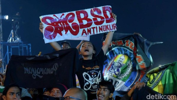 Seruan Slankers dari Sunburst: Anti Nuklir dan Tetap Anak Mami