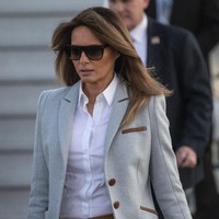 Ditengok di situsnya, coat tersebut dijual seharga US$ 4.000 atau sekitar Rp 60 juta. Tak heran bila harganya cukup fantastis mengingat Isoude hanya memproduksi busana ini berdasarkan pesanan klien (made-to-order). (Foto: Getty Images)