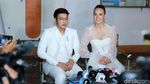 Wajah Happy Dimas Anggara dan Nadine Chandrawinata