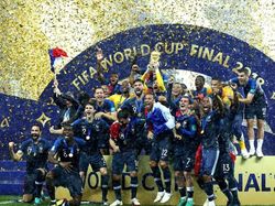 Gaya Para Bintang Prancis Pamer Piala Dunia di Instagram