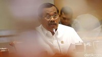 Rapat digelar di gedung Nusantara II DPR, kompleks parlemen, Senayan, Jakarta, Senin (16/7/2018). Prasetyo tiba di gedung DPR sekitar pukul 10.05 WIB.