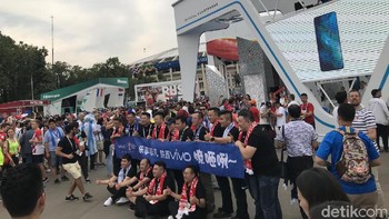 Vivo dari China memang sangat ambisius untuk jadi penguasa baru dunia smartphone. Itu sebabnya, mereka rela menggelontorkan ratusan juta euro untuk jadi sponsor utama di ajang Fifa World Cup 2018 Russia. Foto: Achmad Rouzni Noor/detikinet