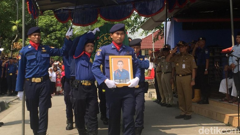 Petugas Damkar Gugur Saat Tugas, Anies: Insyaallah Syahid Petugas Damkar Gugur Saat Tugas, Anies: Insyaallah Syahid