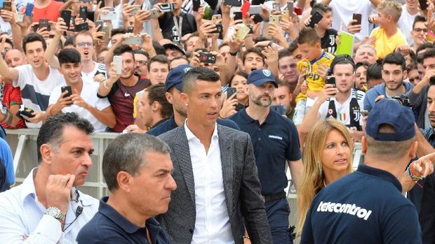  Cristiano Ronaldo gabung dengan Juventus untuk kontrak empat tahun 