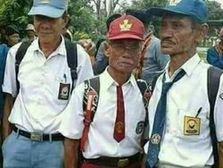 Kumpulan Meme Lucu Hari Pertama Sekolah