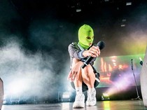 Rusia Resmi Larang Band Pussy Riot Pengkritik Putin