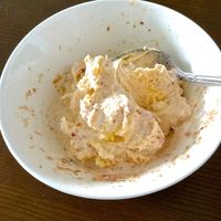 Viral! Es Krim Vanilla Ditaburi Katsuobushi Kayak Apa Rasanya Ya?