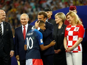 Presiden Kroasia dan Rusia pun Ikut Pesta Prancis di Ruang Ganti