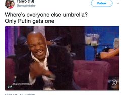 Vladimir Putin Pakai Payung Sendirian Jadi Gunjingan