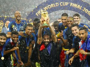 Jimat Prancis di Piala Dunia: Dulu Kepala Barthez, Kini Kumis Rami