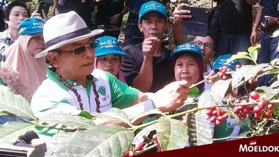 Hangat dan Bersahaja, Begini 10 Momen Makan Jenderal TNI (Purn) Moeldoko