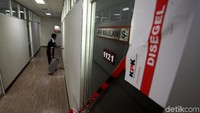 Eni ditangkap KPK ketika sedang berada di rumah Menteri Sosial Idrus Marham pada Jumat (13/7). Saat itu, Eni datang sebagai undangan dalam pesta ulang tahun anak Idrus.