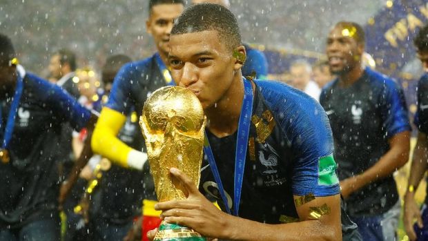 Raih Trophee Kopa, Kylian Mbappe Pemain Muda Terbaik