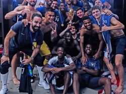 Gaya Para Bintang Prancis Pamer Piala Dunia di Instagram