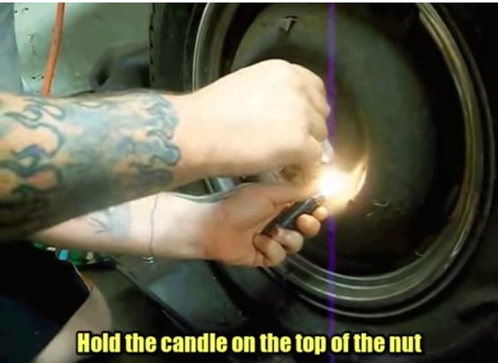 Benar Tidak Sih, Lilin Bisa Bantu Buka Baut/Mur yang Berkarat?