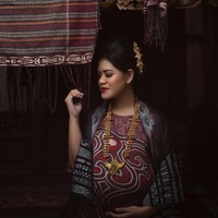 Pulasan makeup flawless yang membuat Kahiyang semakin cantik adalah hasil karya makeup artist Bennu Sorumba. Foto: Dok. Diera Bachir Photography