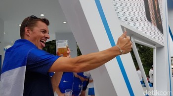 Banyak yang berselfie ria di booth Vivo. Foto: Achmad Rouzni Noor/detikinet