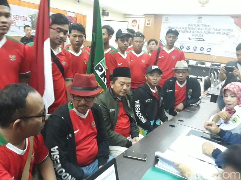 Daftarkan 120 Bacaleg, PKB Bidik 15 Kursi DPRD Jabar Daftarkan 120 Bacaleg, PKB Bidik 15 Kursi DPRD Jabar