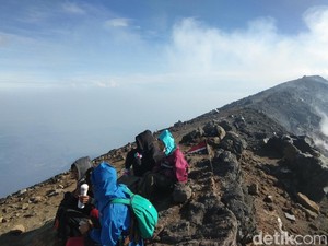 Pendakian Gunung Slamet, Menantang Sampai ke Puncak!