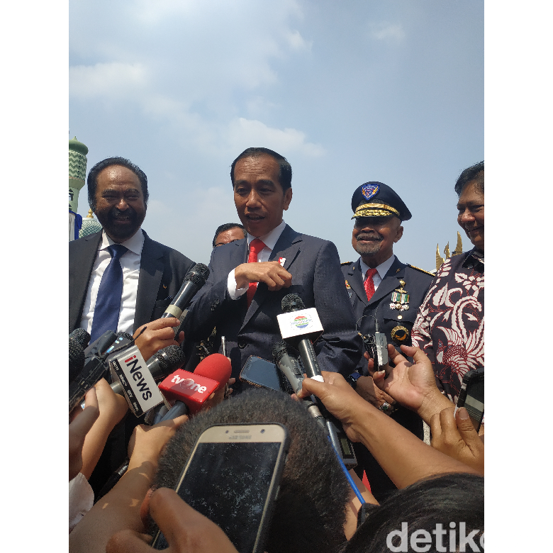4 Nama Kandidat Cawapres yang Masuk Kantong-kantong Jokowi 4 Nama Kandidat Cawapres yang Masuk Kantong-kantong Jokowi