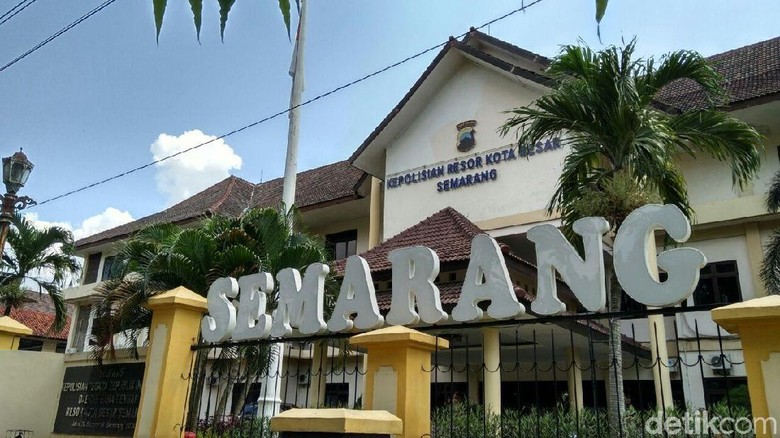 Polisi Semarang Selidiki Dugaan Penggelapan Pajak Karaoke Polisi Semarang Selidiki Dugaan Penggelapan Pajak Karaoke
