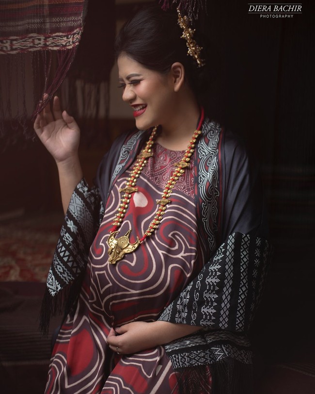 Tampil cantik di foto kehamilannya, Kahiyang banyak mendapat pujian dari netizen. Foto: Dok. Diera Bachir Photography