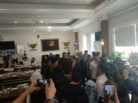 Jokowi bertemu TGB di acara NasDem.