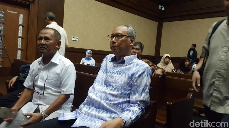 Siap Divonis, Dokter Bimanesh Berharap Bebas Siap Divonis, Dokter Bimanesh Berharap Bebas