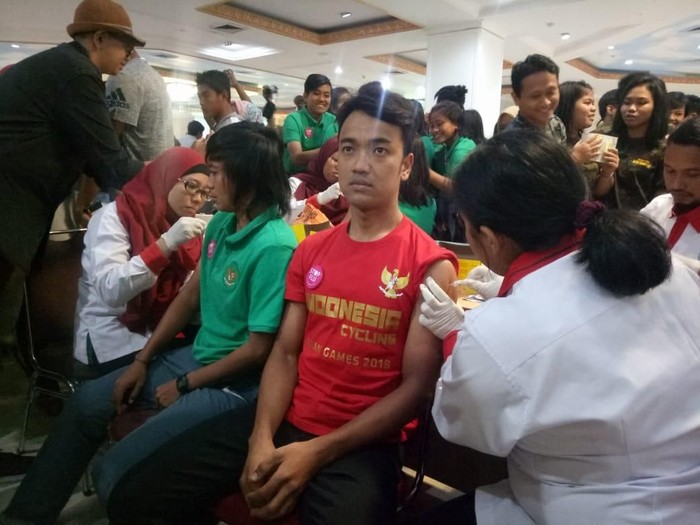 Para atlet Asian Games 2018 mendapat vaksin influenza. (Foto: Annisya Heriyanti/detikHealth) Para atlet Asian Games 2018 mendapat vaksin influenza. (Foto: Annisya Heriyanti/detikHealth)