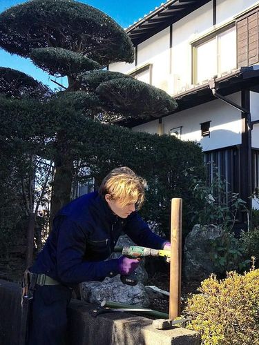 Model Swedia Ini Pindah Kewarganegaraan Demi Jadi Tukang Kebun di Jepang