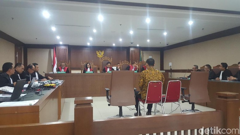 Eks Kadis Lampung Tengah Divonis 2 Tahun Penjara Eks Kadis Lampung Tengah Divonis 2 Tahun Penjara