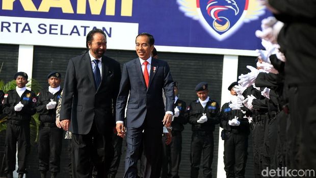 Jokowi Saat Memberikan Kuliah Umum ABN Nasdem / 