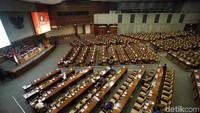 Rapat paripurna diselenggarakan di gedung Nusantara II DPR, Senayan, Jakarta, Selasa (17/7/2018).