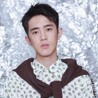 Connor Leong merupakan aktor sekaligus model berusia 23 tahun. Ia berasal Guangdong, China. Bagaimana menurutmu dengan penampilan Connor Leong ini? Foto: Instagram