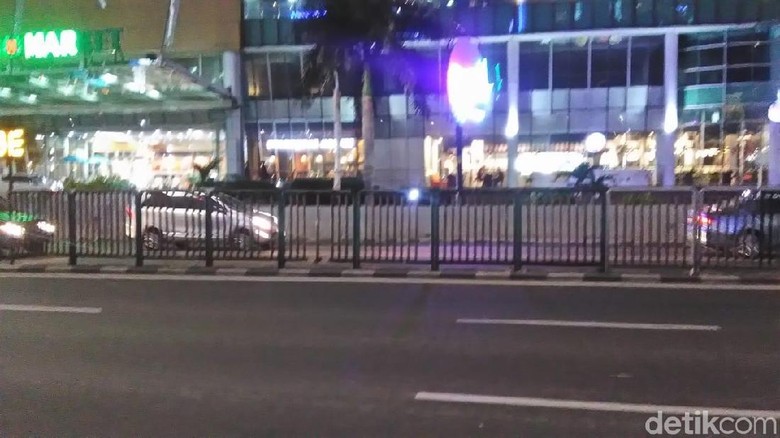 Bendera Peserta Asian Games yang Diikat Bambu Dicabut Bendera Peserta Asian Games yang Diikat Bambu Dicabut